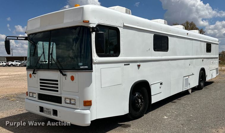 image for item IB9480 2000 Blue Bird blood donation bus