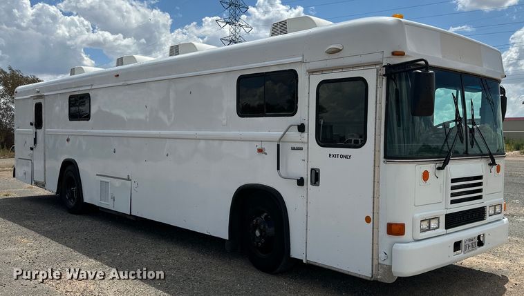 image for item IB9480 2000 Blue Bird blood donation bus