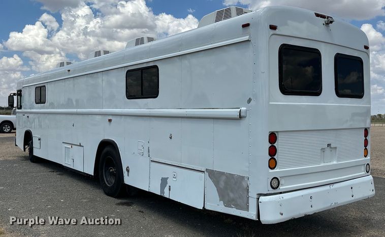 image for item IB9480 2000 Blue Bird blood donation bus