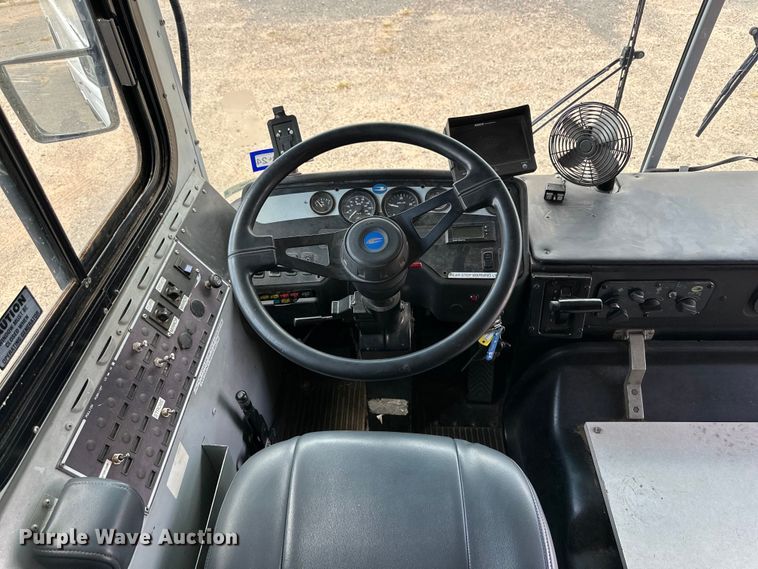 image for item IB9480 2000 Blue Bird blood donation bus