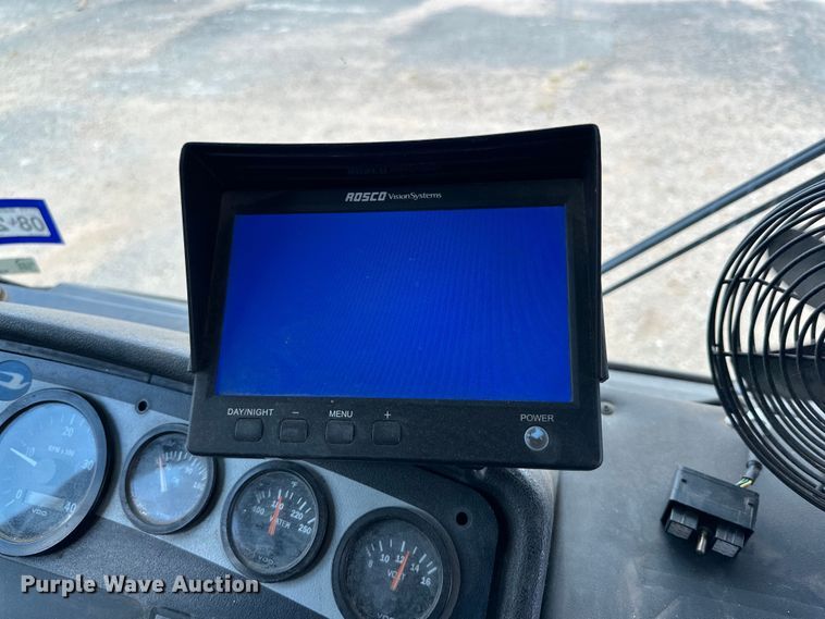 image for item IB9480 2000 Blue Bird blood donation bus