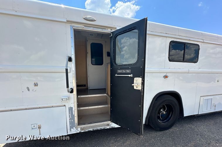 image for item IB9480 2000 Blue Bird blood donation bus