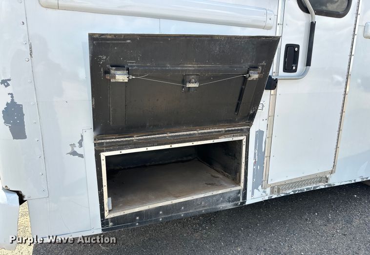 image for item IB9480 2000 Blue Bird blood donation bus