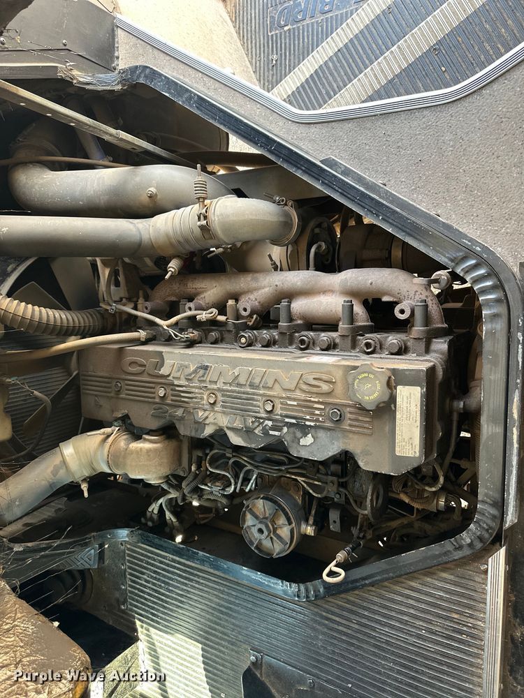 image for item IB9480 2000 Blue Bird blood donation bus