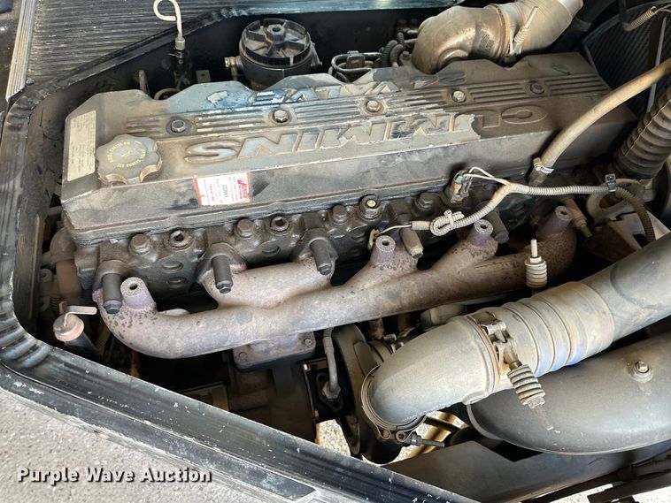 image for item IB9480 2000 Blue Bird blood donation bus