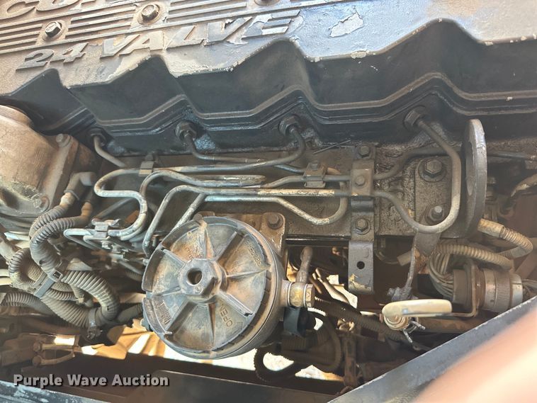 image for item IB9480 2000 Blue Bird blood donation bus