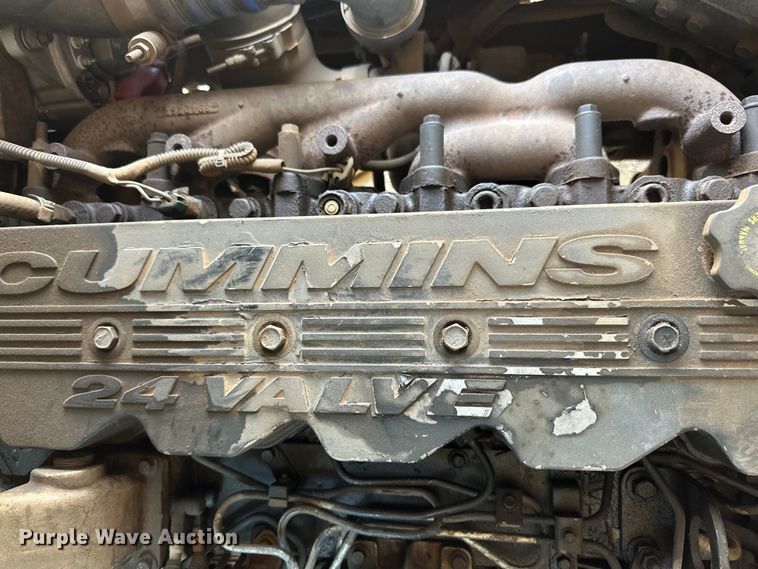 image for item IB9480 2000 Blue Bird blood donation bus