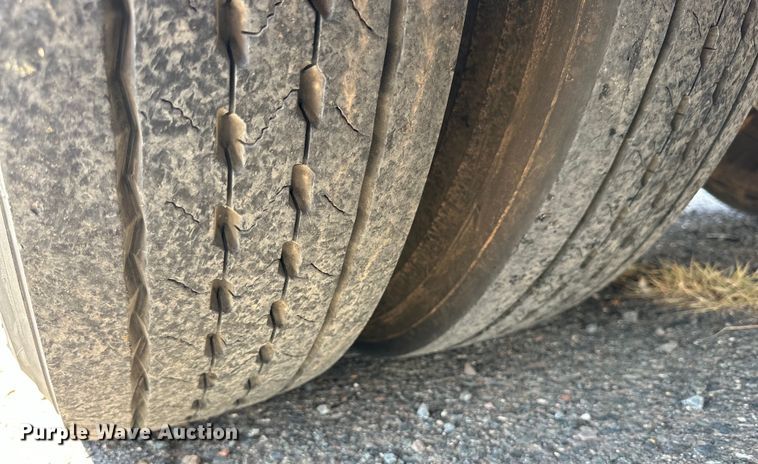 image for item IB9480 2000 Blue Bird blood donation bus