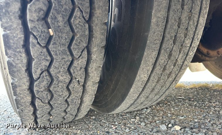 image for item IB9480 2000 Blue Bird blood donation bus