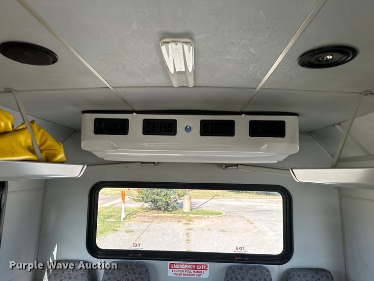 image for item IE9034 2013 Ford Econoline E450 shuttle bus