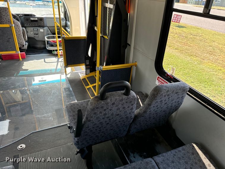 image for item IE9034 2013 Ford Econoline E450 shuttle bus