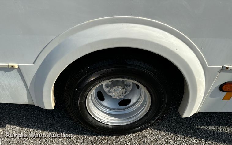 image for item IE9034 2013 Ford Econoline E450 shuttle bus