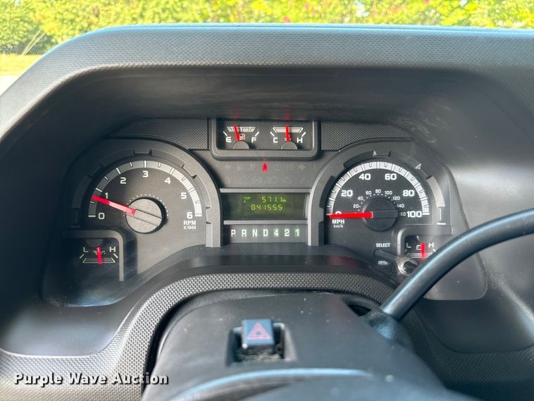 image for item IE9037 2016 Ford Econoline E350 shuttle bus