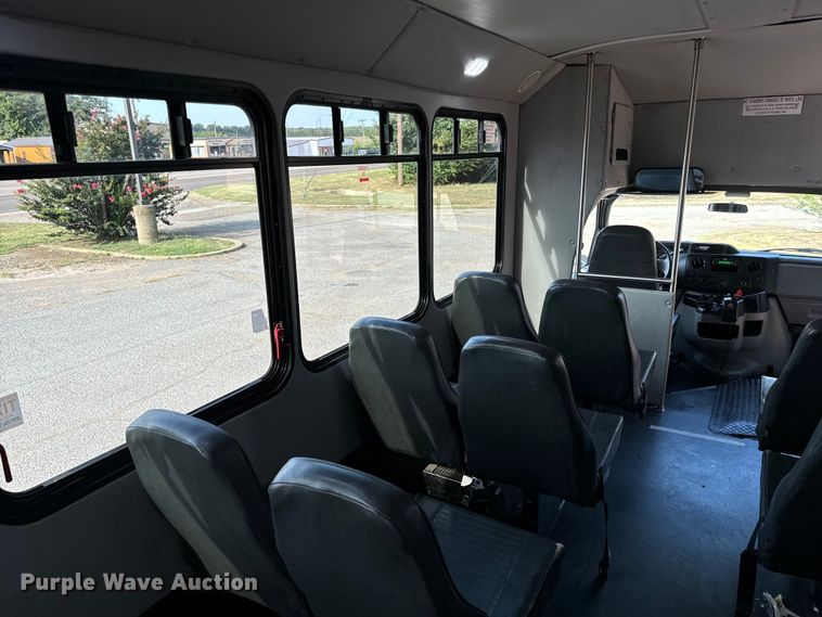 image for item IE9037 2016 Ford Econoline E350 shuttle bus