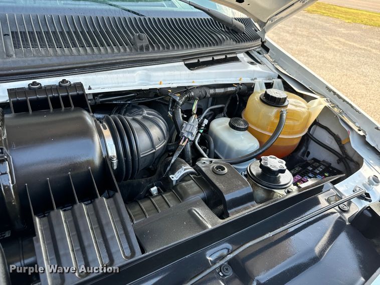 image for item IE9037 2016 Ford Econoline E350 shuttle bus