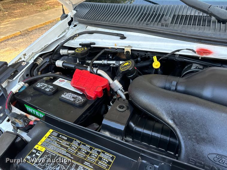 image for item IE9037 2016 Ford Econoline E350 shuttle bus