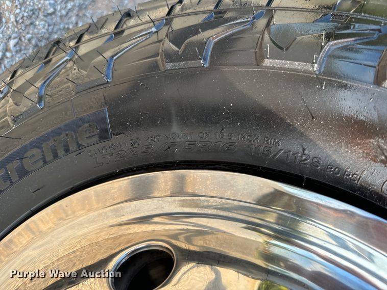 image for item IE9037 2016 Ford Econoline E350 shuttle bus