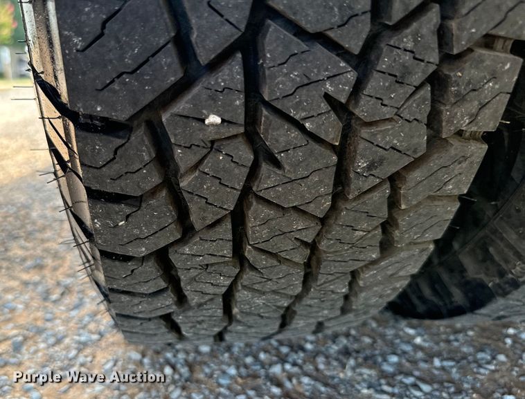 image for item IE9037 2016 Ford Econoline E350 shuttle bus