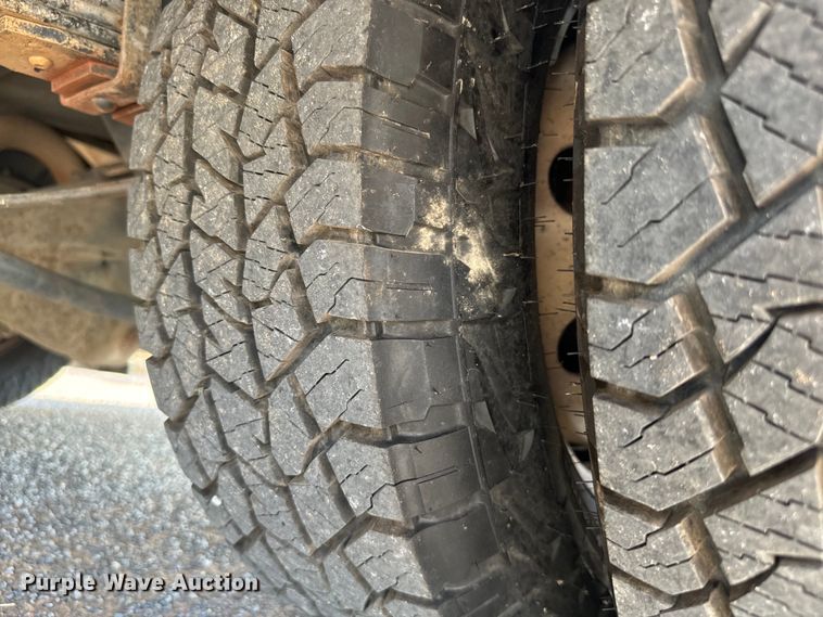 image for item IE9037 2016 Ford Econoline E350 shuttle bus