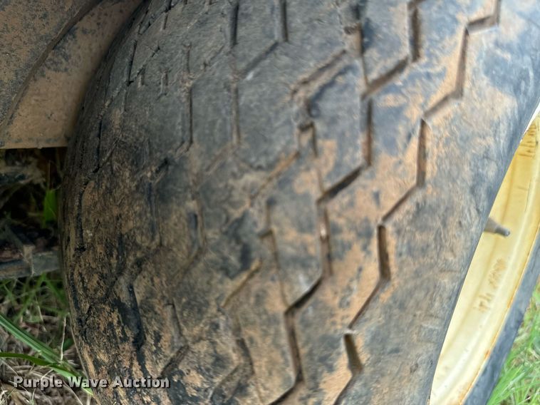 image for item IE9051 2016 EZ-GO TXT golf cart