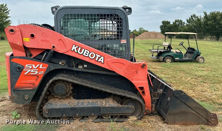 image for item IE9053 2017 Kubota SVL75-2 tracked skid steer loader