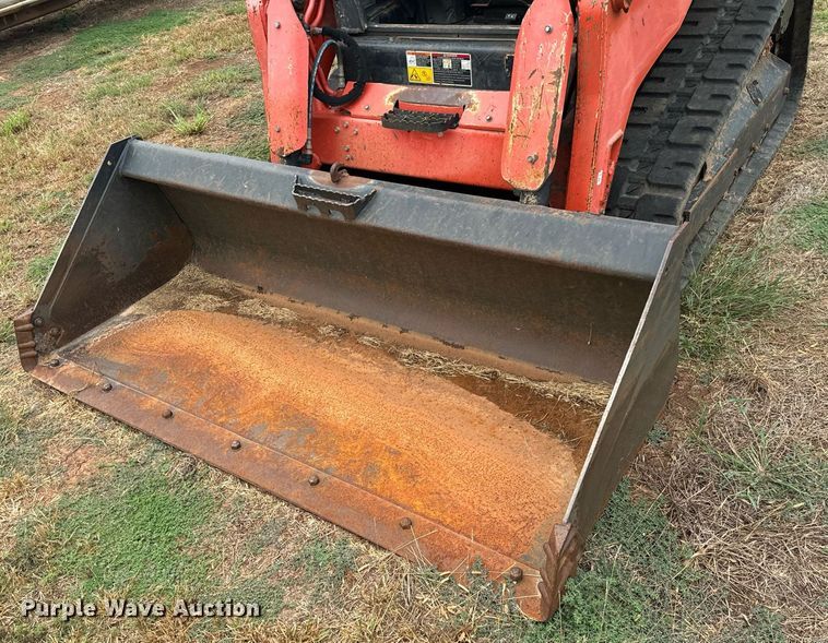 image for item IE9053 2017 Kubota SVL75-2 tracked skid steer loader