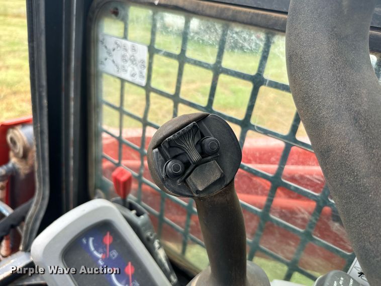 image for item IE9053 2017 Kubota SVL75-2 tracked skid steer loader