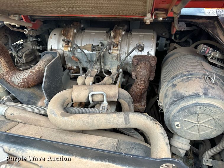 image for item IE9053 2017 Kubota SVL75-2 tracked skid steer loader