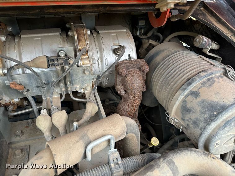 image for item IE9053 2017 Kubota SVL75-2 tracked skid steer loader