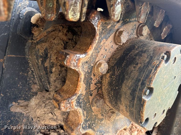 image for item IE9053 2017 Kubota SVL75-2 tracked skid steer loader