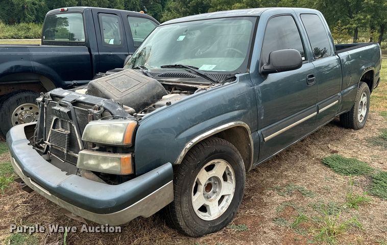 image for item IE9056 2006 Chevrolet  Silverado 1500 Ext. Cab pickup truck