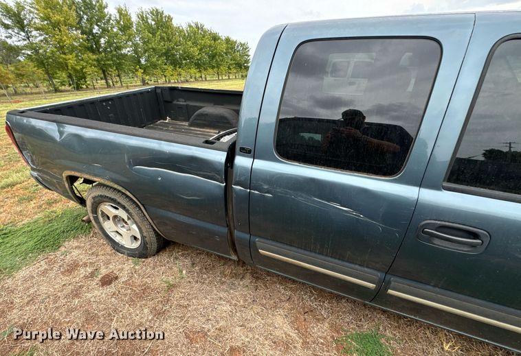 image for item IE9056 2006 Chevrolet  Silverado 1500 Ext. Cab pickup truck