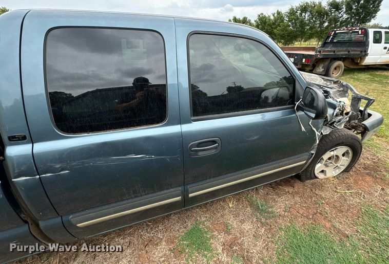 image for item IE9056 2006 Chevrolet  Silverado 1500 Ext. Cab pickup truck