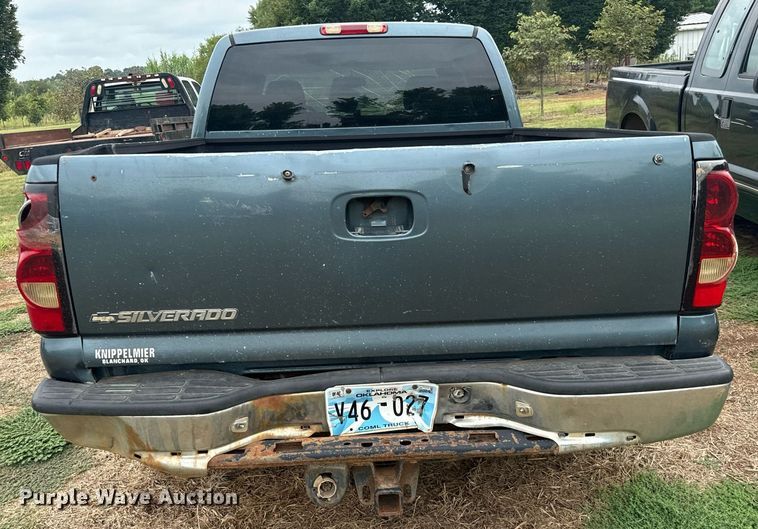 image for item IE9056 2006 Chevrolet  Silverado 1500 Ext. Cab pickup truck