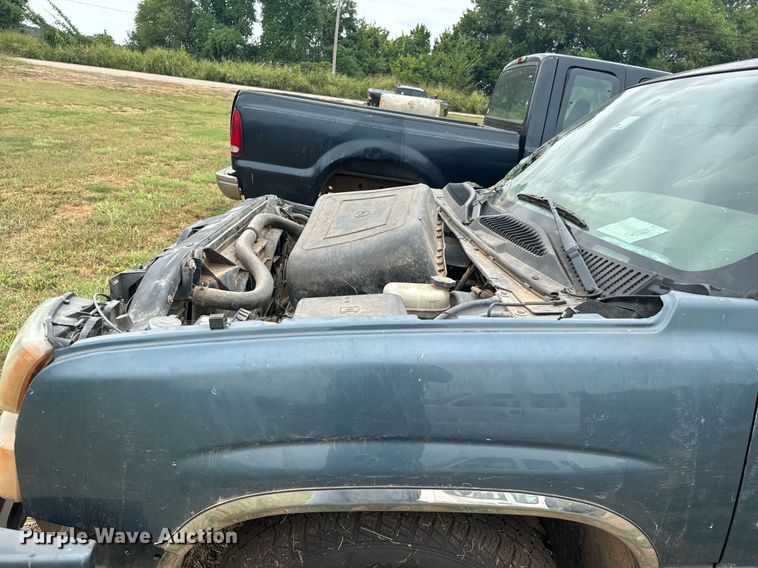 image for item IE9056 2006 Chevrolet  Silverado 1500 Ext. Cab pickup truck