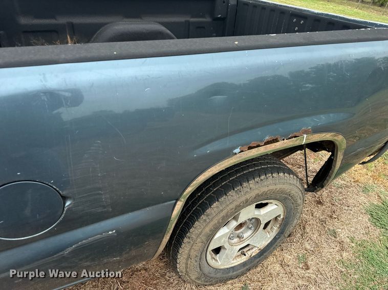 image for item IE9056 2006 Chevrolet  Silverado 1500 Ext. Cab pickup truck