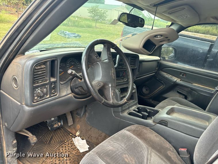 image for item IE9056 2006 Chevrolet  Silverado 1500 Ext. Cab pickup truck