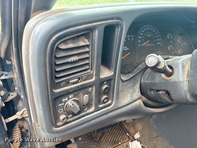 image for item IE9056 2006 Chevrolet  Silverado 1500 Ext. Cab pickup truck