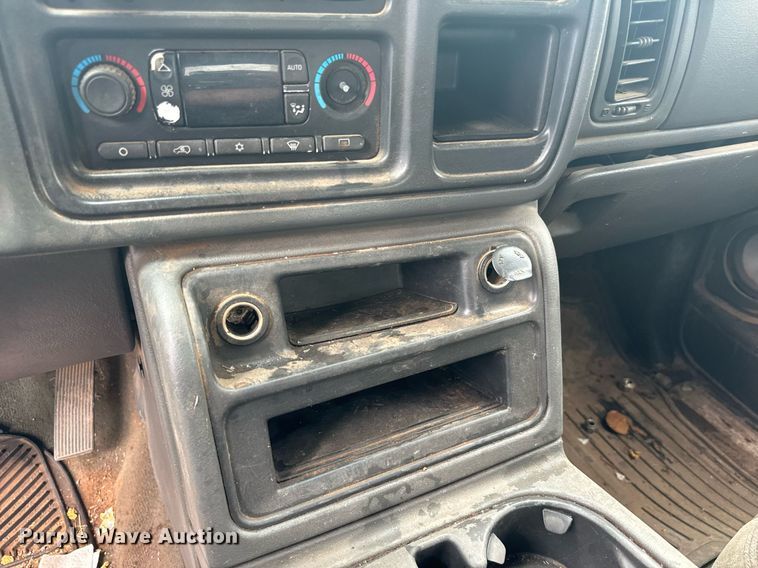 image for item IE9056 2006 Chevrolet  Silverado 1500 Ext. Cab pickup truck