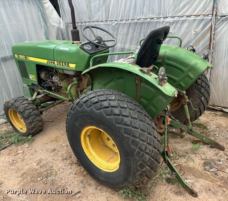 image for item IE9060 John Deere 850 MFWD tractor