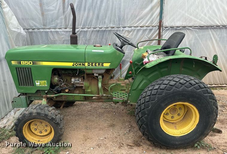 image for item IE9060 John Deere 850 MFWD tractor