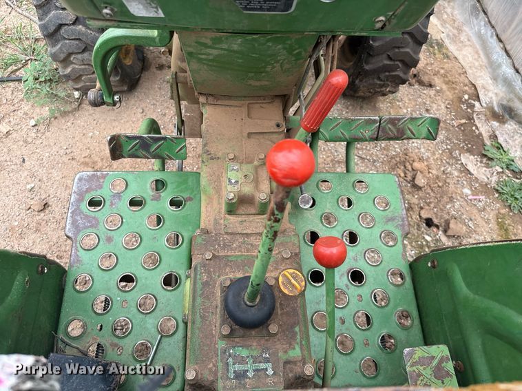 image for item IE9060 John Deere 850 MFWD tractor