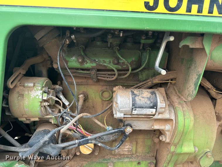 image for item IE9060 John Deere 850 MFWD tractor