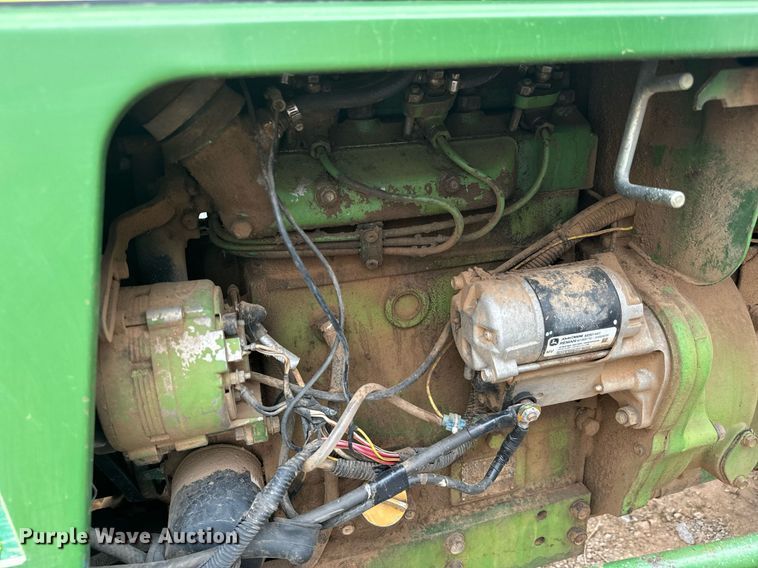 image for item IE9060 John Deere 850 MFWD tractor