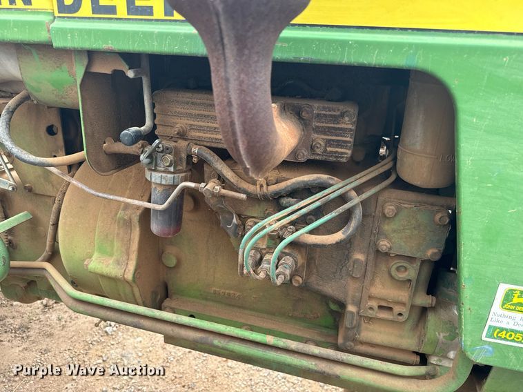 image for item IE9060 John Deere 850 MFWD tractor