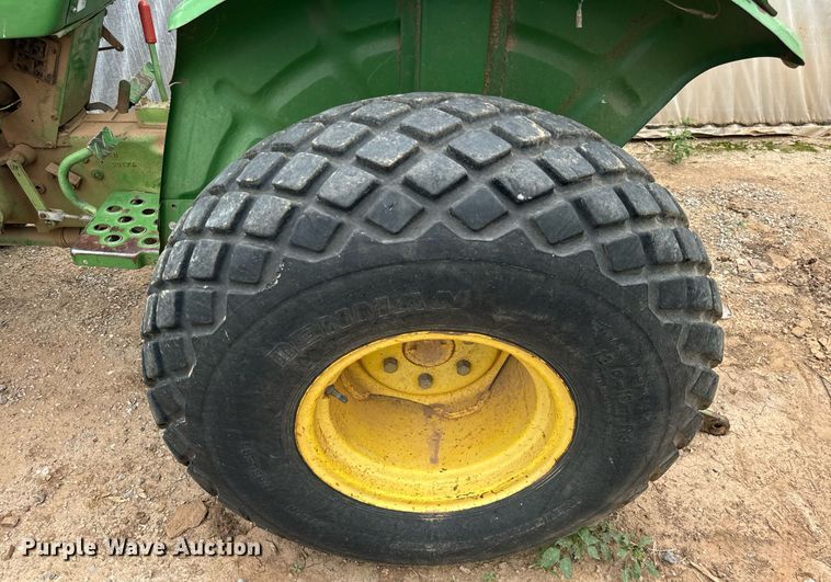 image for item IE9060 John Deere 850 MFWD tractor