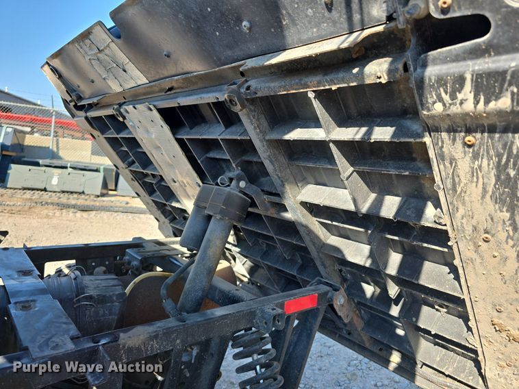 image for item IO9994 2013 Bobcat 3400 utility vehicle