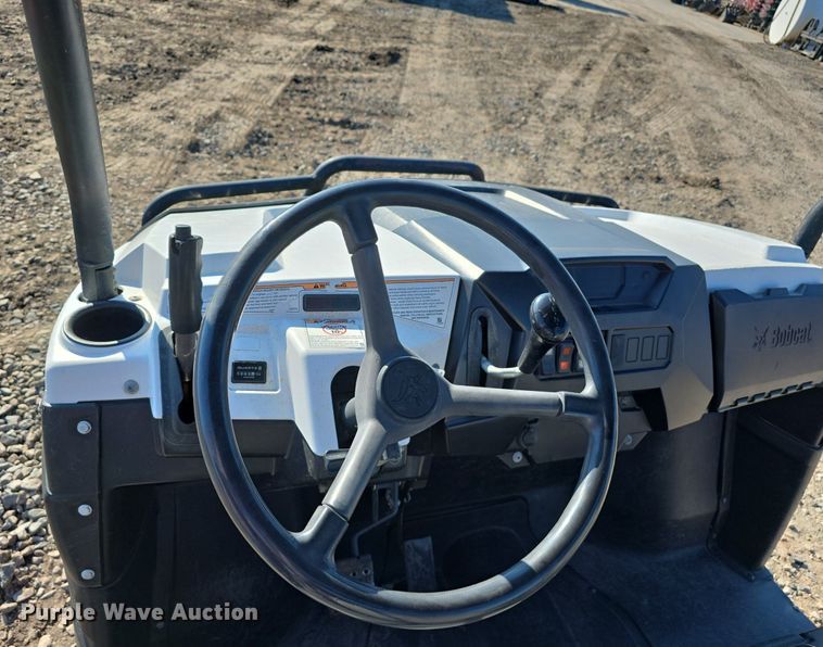 image for item IO9994 2013 Bobcat 3400 utility vehicle