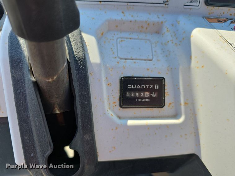 image for item IO9994 2013 Bobcat 3400 utility vehicle