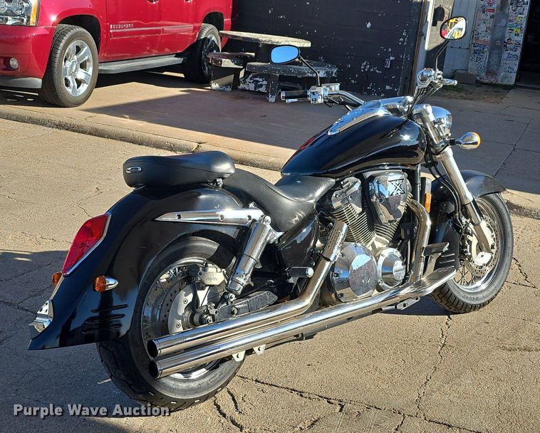 image for item IO9995 2002 Honda VTX1800S motorcycle